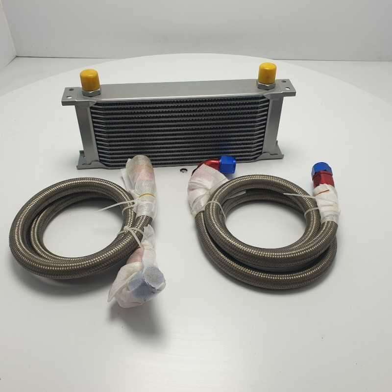 Kit radiatore olio con tubi condotti tuning universale auto misure cm 33X12X5 condotti mt 1 X 2 acciaio