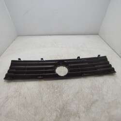 867853653G01C  MASCHERINA CALANDRA VOLKSWAGEN POLO 1990-95 NUOVA NON ORIGINALE