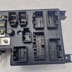 518787205 centralina ecu scatola portafusibili Volvo V70 MK2 2.4 D 2001