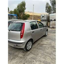 Per ricambi Fiat Punto 1.2 benz 44kw 188A4000 2000