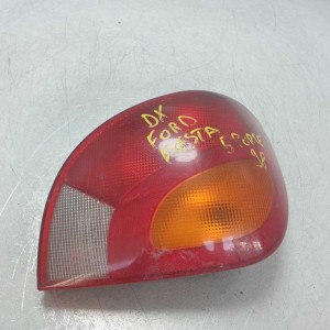 393886 faro fanale stop Ford Fiesta IV MK4 1997 posteriore destro DX danneggiato lato interno
