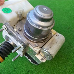 Pompa abs Alfa romeo stevio DANNEGGIATA per ricambi o da riparare