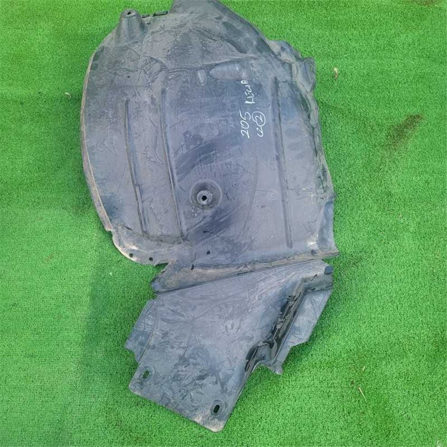 Parasassi anteriore sinistro parte posteriore Mercedes Classe C W205