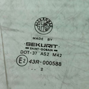 Vetro scendente Alfa Romeo 147 937 5P anteriore destro 