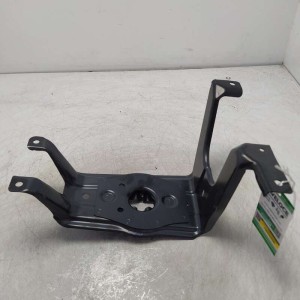 8W0802715 staffa supporto ruota di scorta Audi A4 B9 Avant S-line  2.0 110 KW 2016 DEU