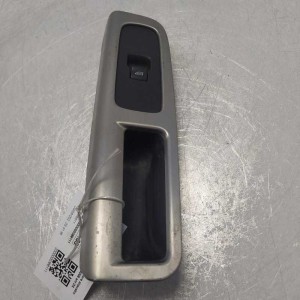 30695740 pulsantiera interruttore alzavetro Volvo V50 2.0 D 100 KW 6M 2005 ant DX