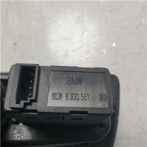 61.316930561 Adattatore aux presa ingresso BMW serie 1  E87 120d 2.0d 2008