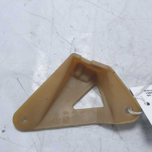 Mitsubishi Pajero MK3 V60-70 SW 5P DI-D 1999-06 staffa supporto pannello portiera post SX MR444887