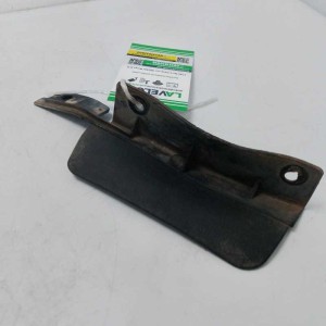 Gonnellino interno tra modanatura e parafango post SX BMW X5 E70 xDrive30d 2008