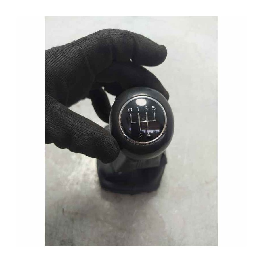 Pomello cuffia leva cambio 5M Audi A1 8X 3P 1.6 TDI 66 KW 2011-18 cuffia lievemente usurata 8P0863278B