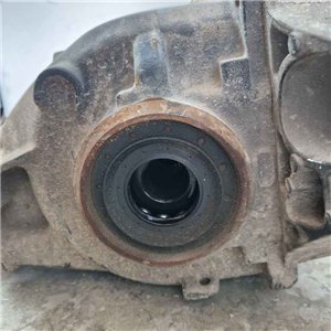 Differenziale post BMW 320D F30 F31 Touring 2.0  2012 7605589-02 2.81 7541580-02 202370B