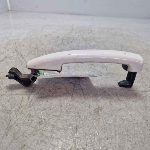 Maniglia esterna porta ant sx Peugeot 3008 0U 1.6BlueHDi 120 2016 96845614 GRAFFIATA
