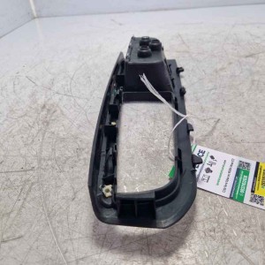 Bracciolo interno portiera ant DX Lancia Delta MK3 1.6 MJT 88 KW 2008-14 cromatura danneggiata