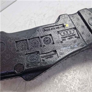 Supporto porta apparecchiatura foratura gomme Audi A6 Limousine 4a2 50 TDI Mild Hybrid quattro 2018 4K8012169C