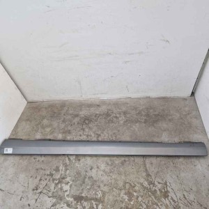 Minigonna rivestimento sottoporta SX Mercedes Classe C W204 2007-15 graffi A2046900340