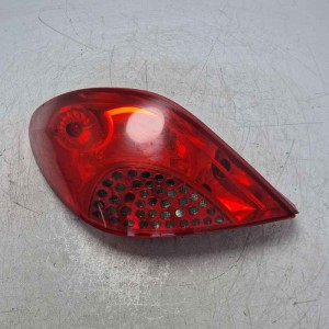 Stop faro fanale post SX Peugeot 207 berlina 2006-16 un supporto danneggiato